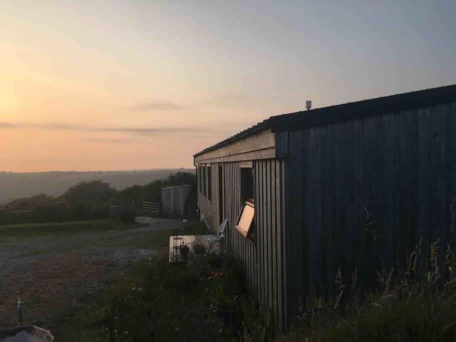 Spacious Cabin On Isolated Farm With Sea View Bude Exterior photo